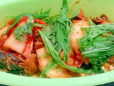さばの味噌煮缶を使って、韓国風スープ